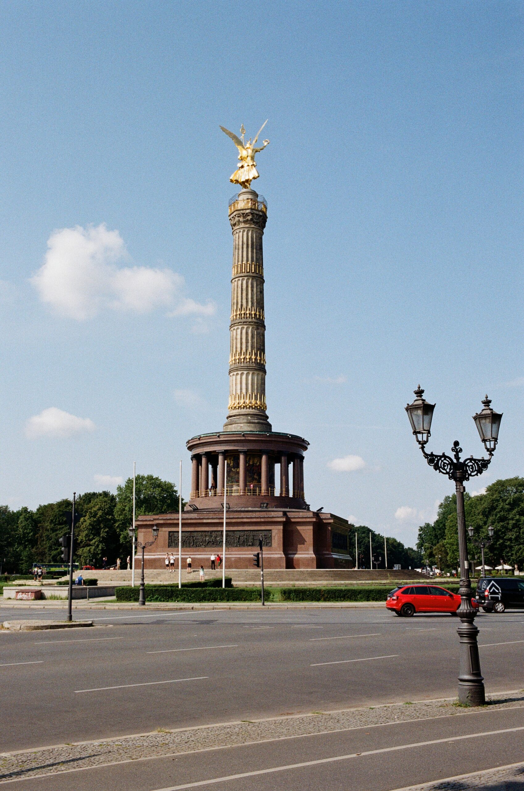 How Can You Effectively Manage Expectations on Your Berlin Walking Tour?